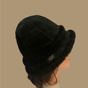 UGG Women's Black Dark Bucket Hat